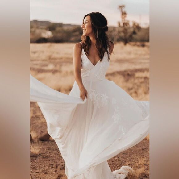 BHLDN Dresses & Skirts - BHLDN Bonaire V-Neck Embroidered
Wedding Gown/ size 0